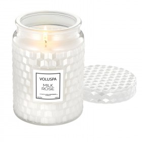 Voluspa – Candela in barattolo grande al profumo di rosa latte